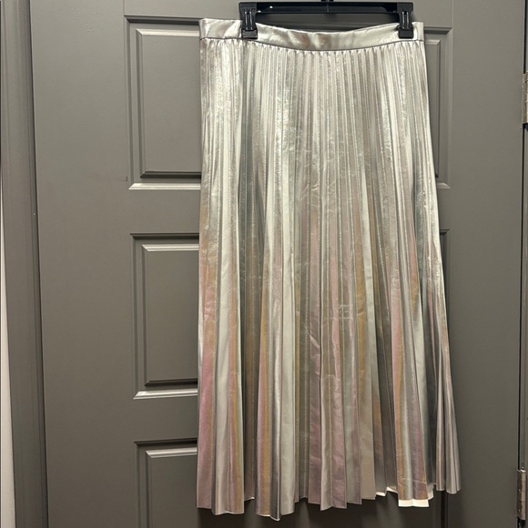 Ann Taylor Metallic Shiny Silver Pleated Midi Skirt with flare bottom - Picture 3 of 13